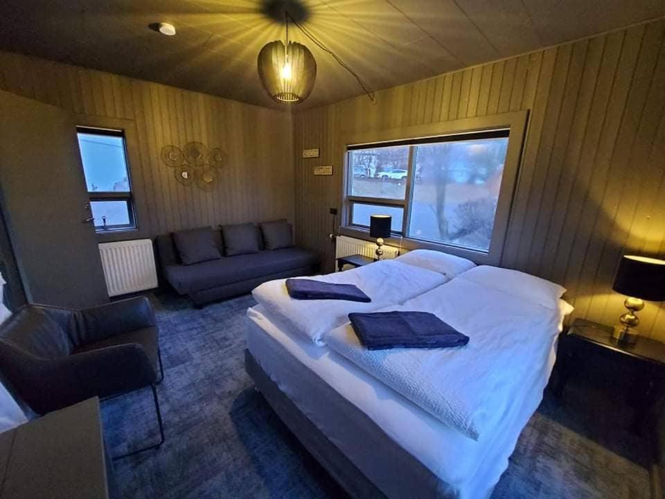 North Inn - Guesthouse And Cabin Акурейри Экстерьер фото