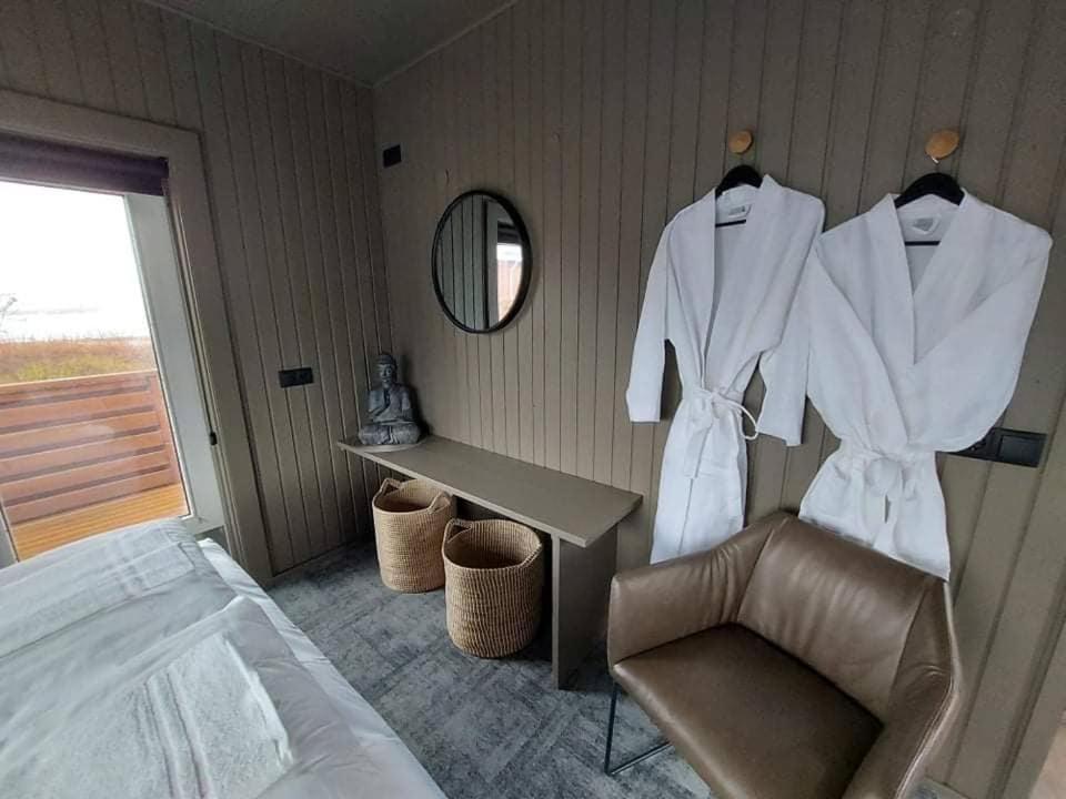 North Inn - Guesthouse And Cabin Акурейри Экстерьер фото